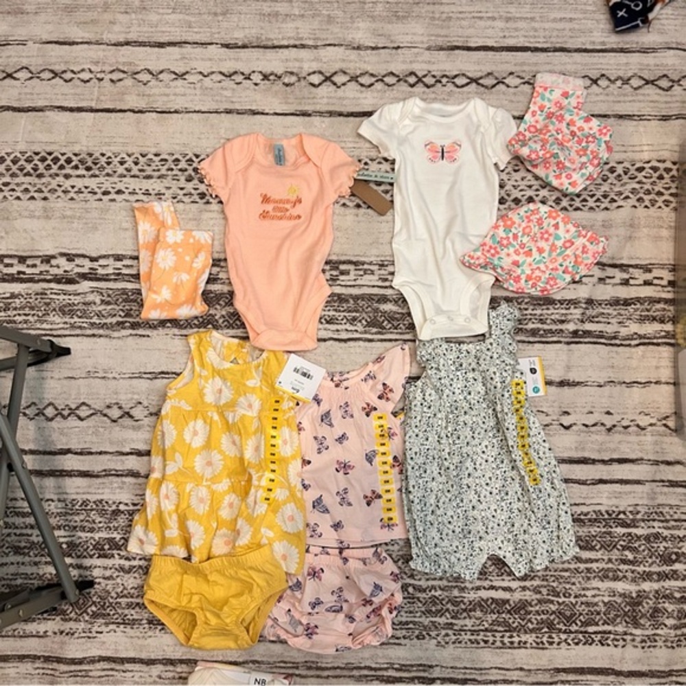 NWT 6 matching outfits for 6 month baby, carters and little me